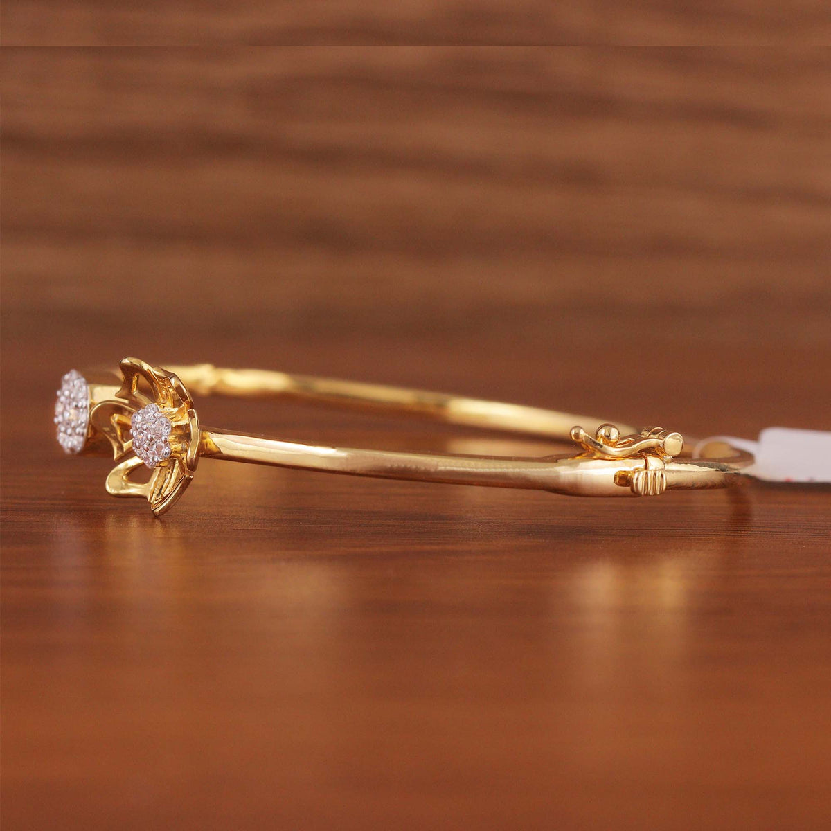 Ribbon Bloom Diamond Bangle