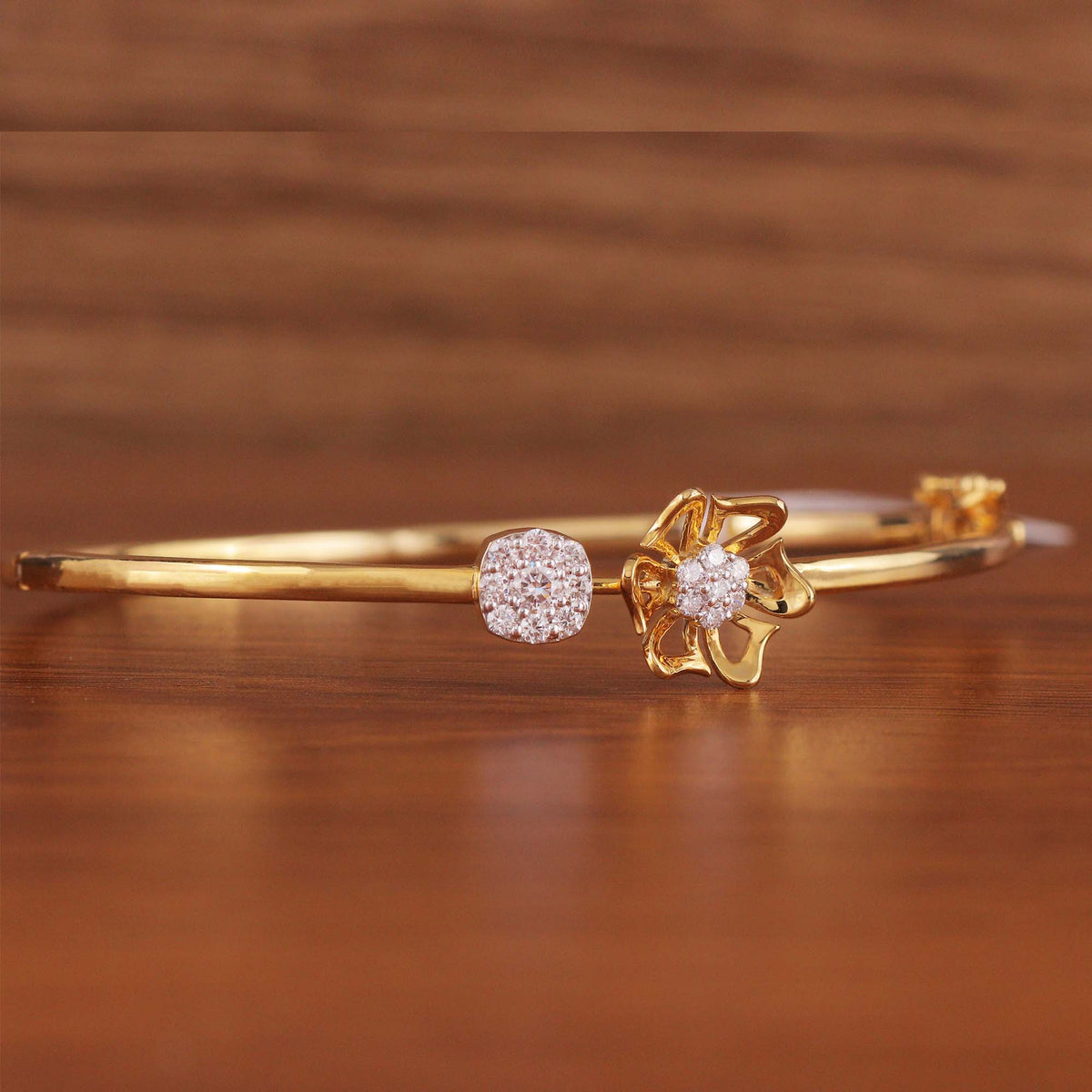 Ribbon Bloom Diamond Bangle